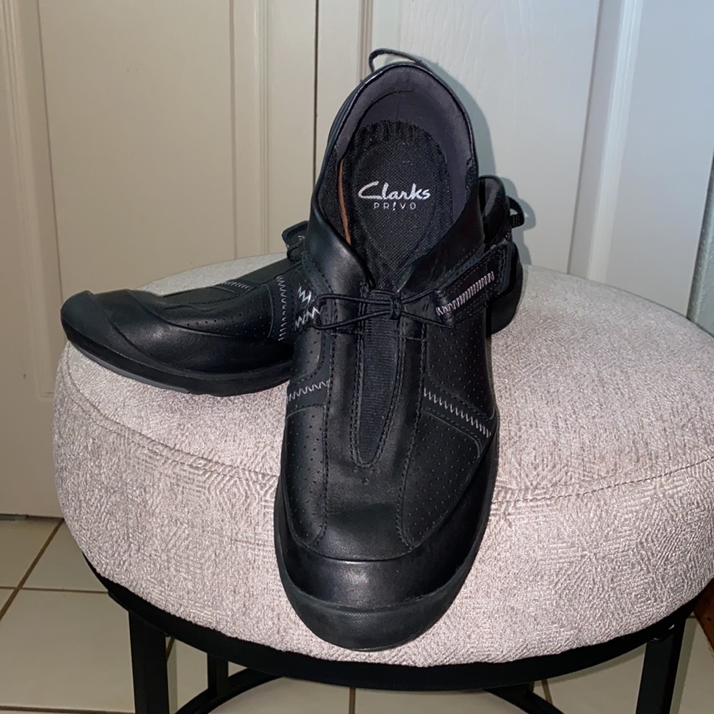 Clark Privo slip on shoes in size 9.5 all black sneakers walking shoes